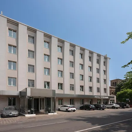Hotel Toscanini Parma