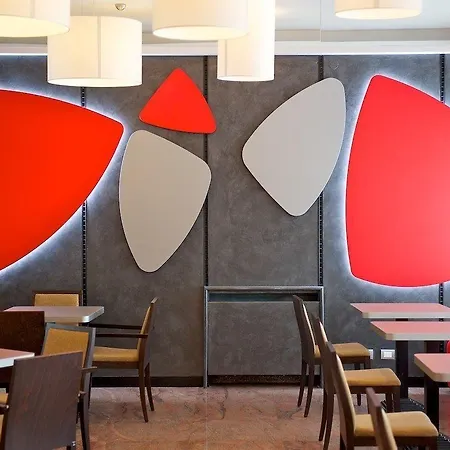 Toscanini מלון פארמה