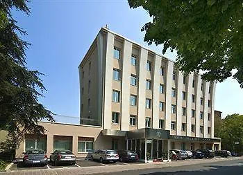 Hotel Ibis Styles Toscanini 3*