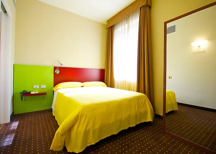 Otel Toscanini Parma